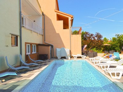 Apartment Two bedroom apartment with terrace Fažana A-19596-d - Outdoor photo 8