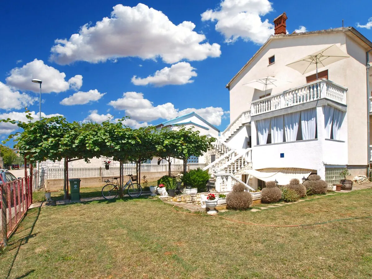 Apartment Three bedroom apartment with terrace Fažana A-20637-a - Outdoor photo 3