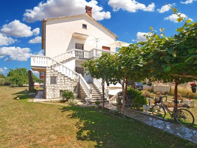 Apartment Three bedroom apartment with terrace Fažana A-20637-a - Outdoor photo 2