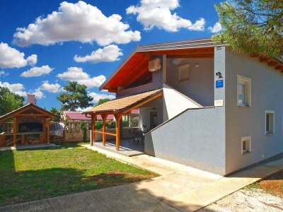 Holiday house Comfortable and spacious house with terrace Peroj, Fažana K-20754 in Vodnjan - Holiday house