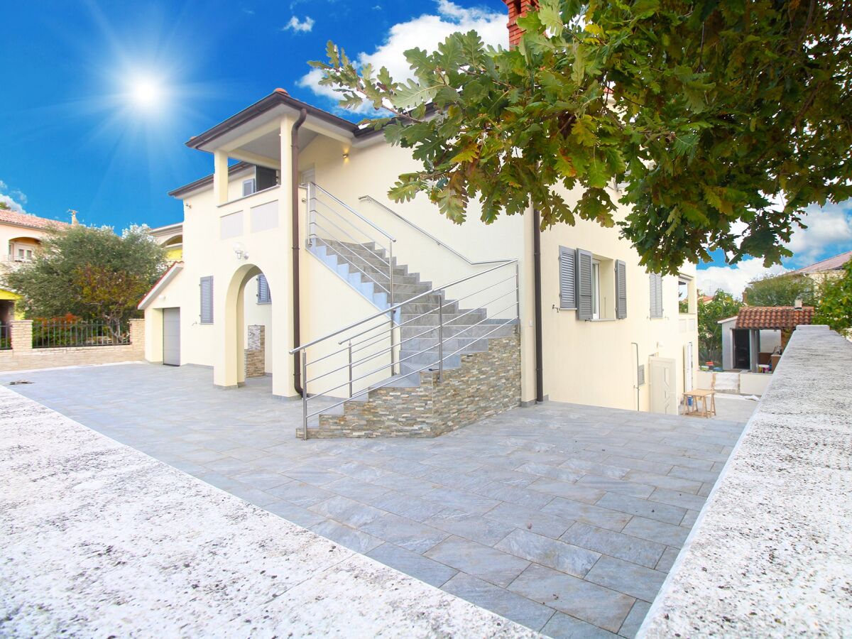 Apartment Three bedroom apartment with terrace Pula A-20794-a - Outdoor photo 2