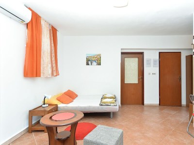 Apartment One bedroom apartment with terrace Štinjan, Pula A-20816-c - Outdoor photo 9