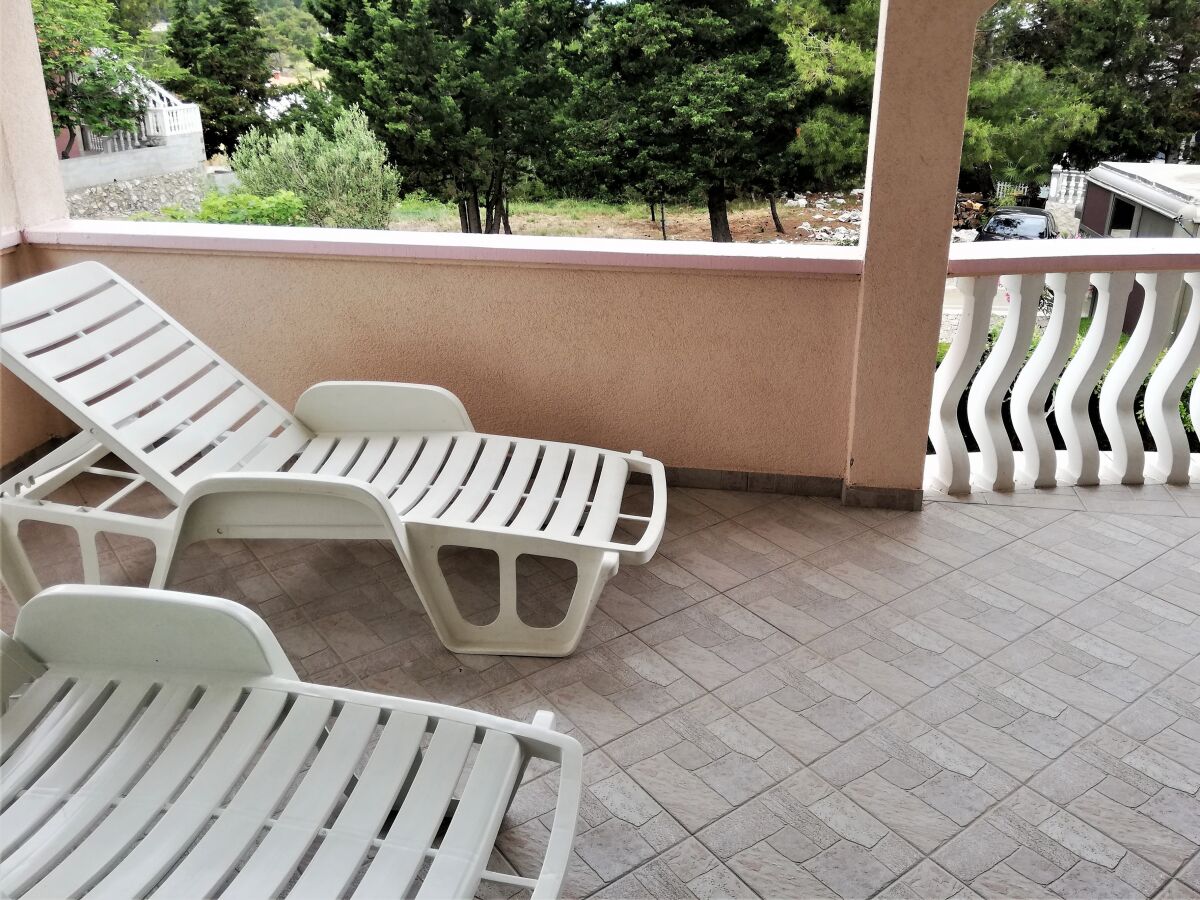 Apartment Two bedroom apartment with terrace and sea view Vir - Lozice, Vir A-21047-b