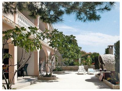 Apartment Two bedroom apartment with terrace and sea view Vir - Lozice, Vir A-21047-c in Vir - Apartment