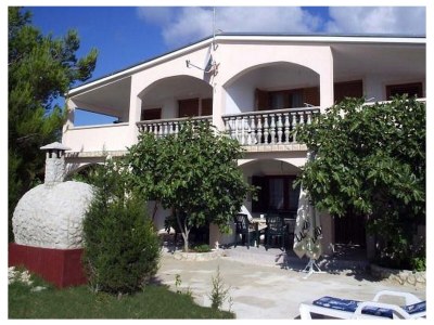 Apartment Two bedroom apartment with terrace and sea view Vir - Lozice, Vir A-21047-c - Outdoor photo 2