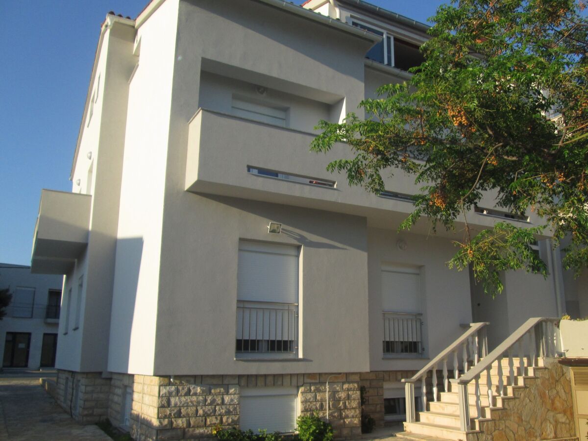 Apartment Three bedroom apartment with balcony Vir A-21512-c - Outdoor photo 2