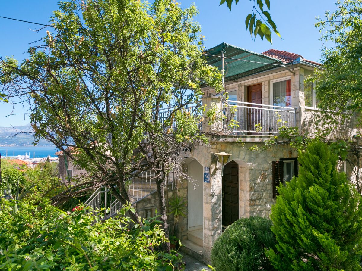 Apartment Studio flat with terrace and sea view Supetar, Brač AS-22123-a - Outdoor photo 2