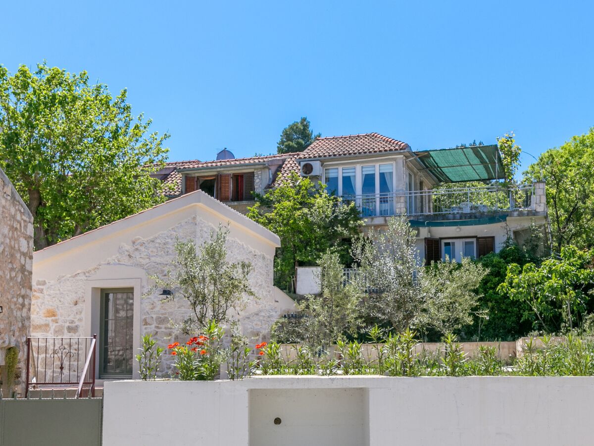 Apartment Studio flat with terrace and sea view Supetar, Brač AS-22123-a - Outdoor photo 5