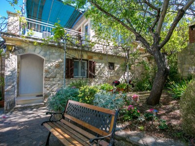 Apartment Studio flat with terrace and sea view Supetar, Brač AS-22123-a - Outdoor photo 9