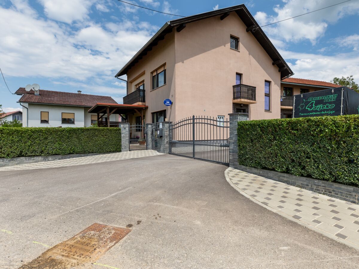 Apartment Two bedroom apartment with terrace Karlovac A-20989-b - Outdoor photo 2