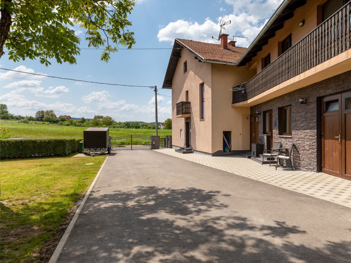 Apartment Two bedroom apartment with terrace Karlovac A-20989-b - Outdoor photo 3