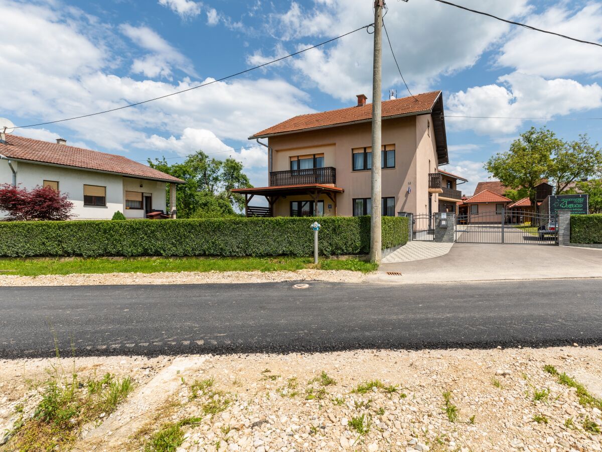 Apartment Two bedroom apartment with terrace Karlovac A-20989-b - Outdoor photo 4