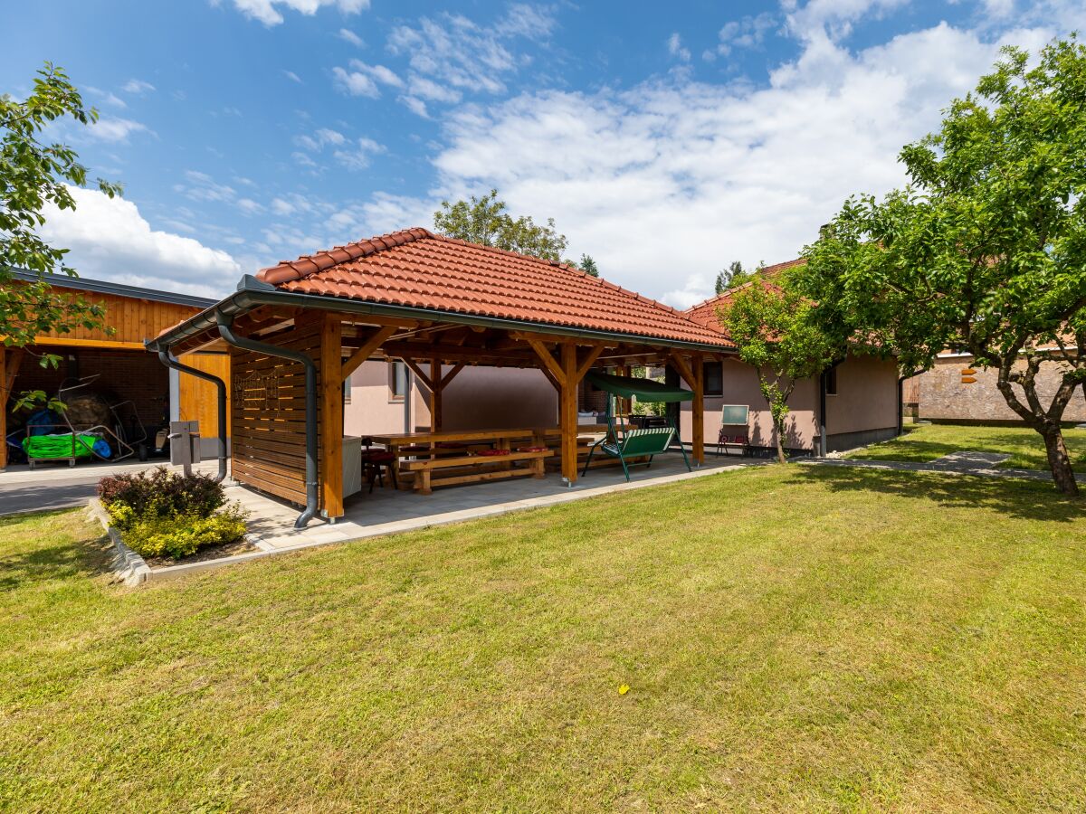 Apartment Two bedroom apartment with terrace Karlovac A-20989-b - Outdoor photo 5