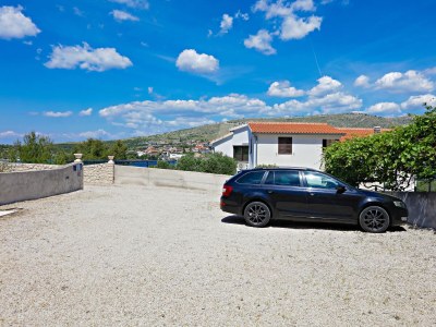 Apartment Two bedroom apartment with terrace and sea view Šparadići, Šibenik A-24118-a - Outdoor photo 16
