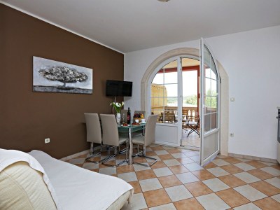 Apartment Two bedroom apartment with terrace and sea view Šparadići, Šibenik A-24118-a - Outdoor photo 18