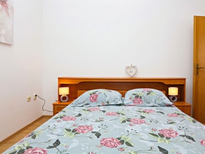 Apartment Two bedroom apartment with terrace and sea view Šparadići, Šibenik A-24118-a - Outdoor photo 26