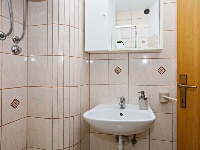 Apartment Two bedroom apartment with terrace and sea view Šparadići, Šibenik A-24118-a - Outdoor photo 31