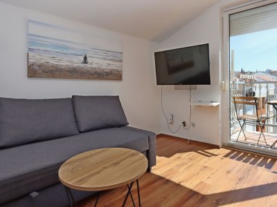 Apartment One bedroom apartment with balcony and sea view Selce, Crikvenica A-23909-c - Outdoor photo 7