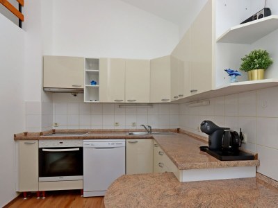 Apartment One bedroom apartment with balcony and sea view Selce, Crikvenica A-23909-c - Outdoor photo 11