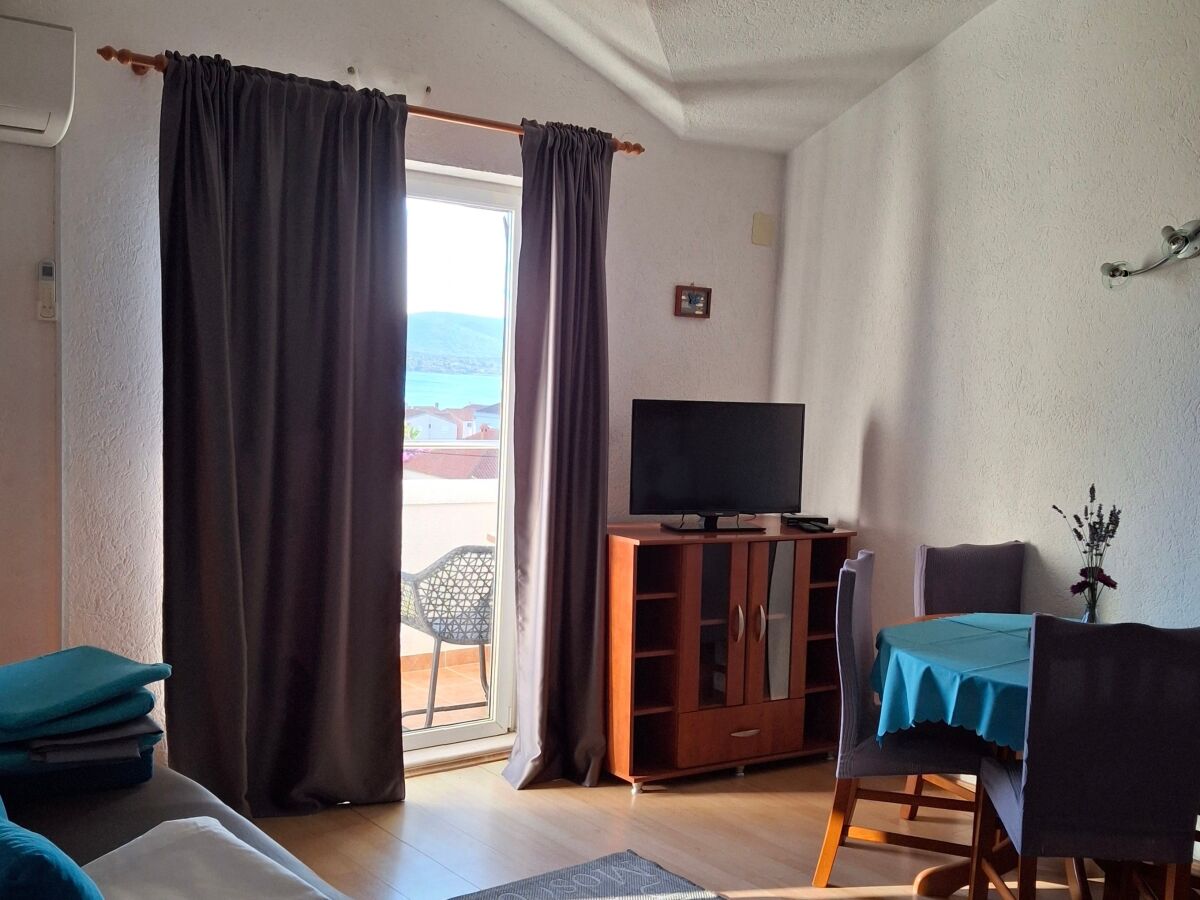 Apartment One bedroom apartment with balcony and sea view Sveti Filip i Jakov, Biograd A-24057-b