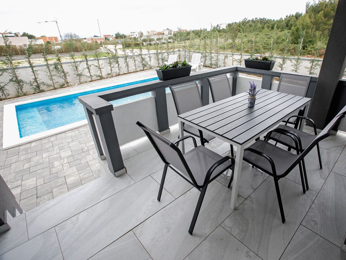 Apartment Two bedroom apartment with terrace Vrsi - Mulo, Zadar A-24110-a