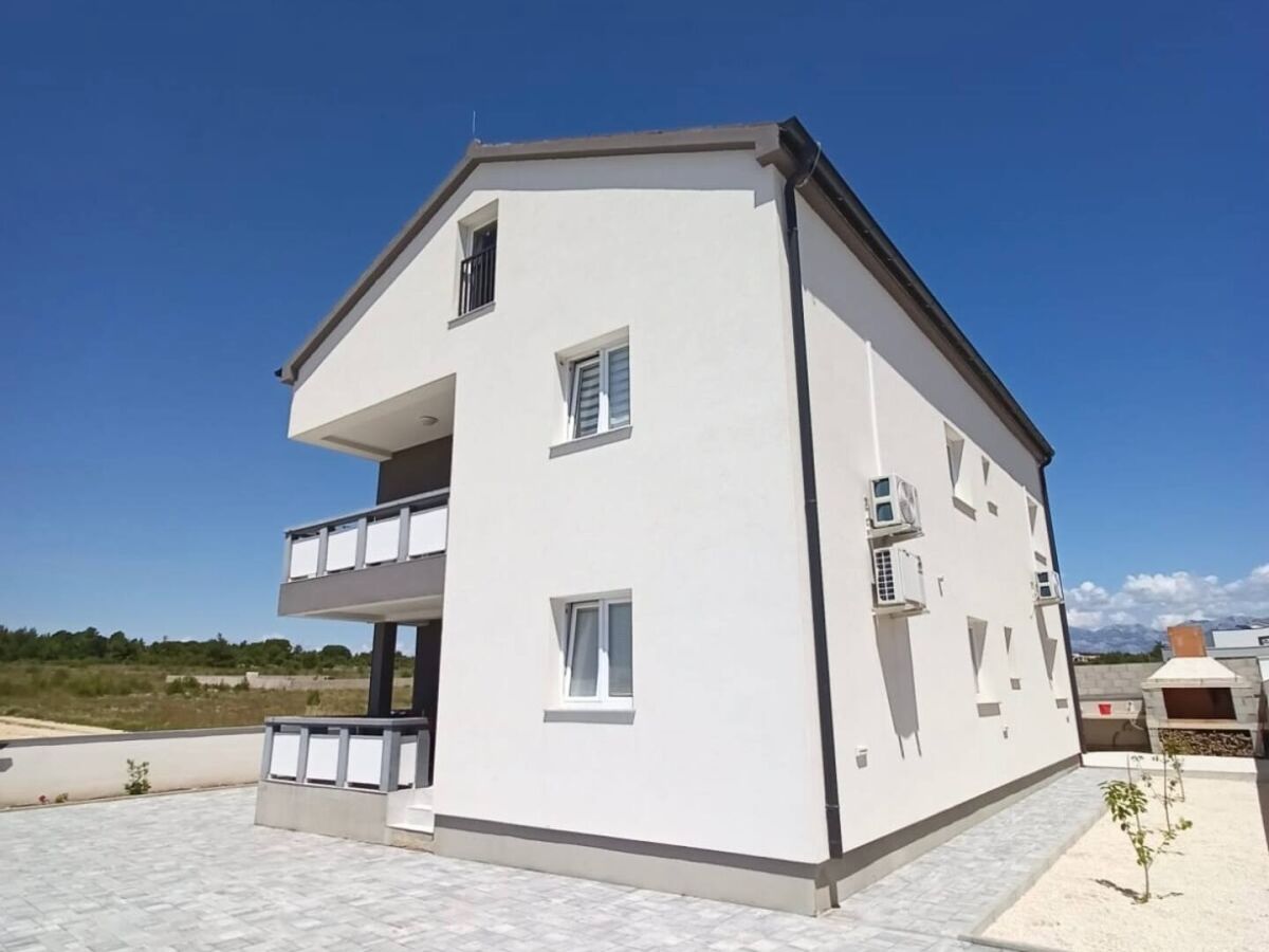 Apartment Two bedroom apartment with terrace Vrsi - Mulo, Zadar A-24110-a - Outdoor photo 2