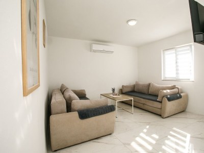 Apartment Two bedroom apartment with terrace Vrsi - Mulo, Zadar A-24110-a - Outdoor photo 12