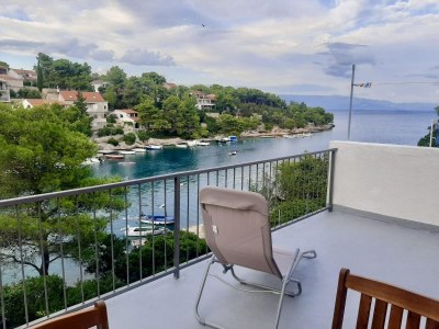 Apartment One bedroom apartment near beach Basina, Hvar A-24120-b in Vrbanj - Apartment