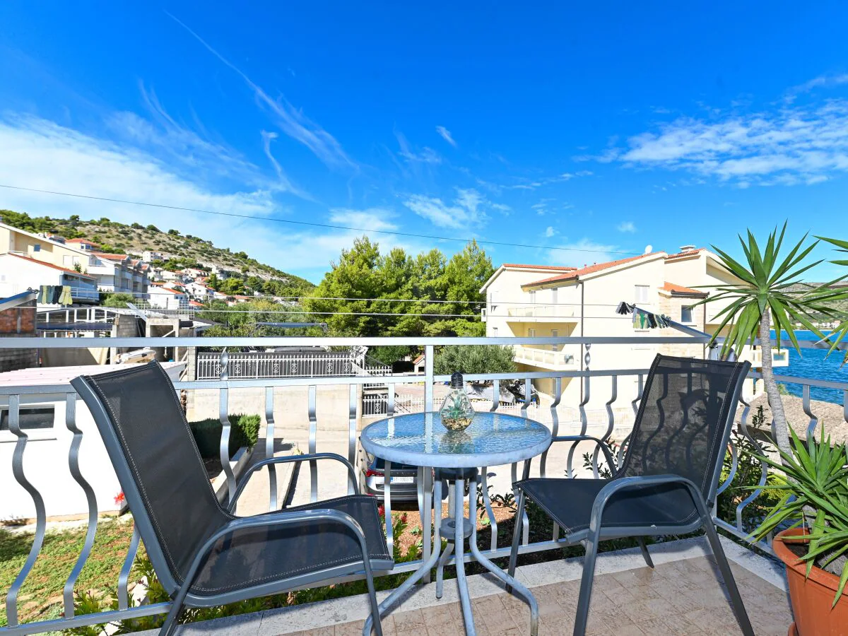 Apartment One bedroom apartment with balcony and sea view Mastrinka, Čiovo A-23959-b