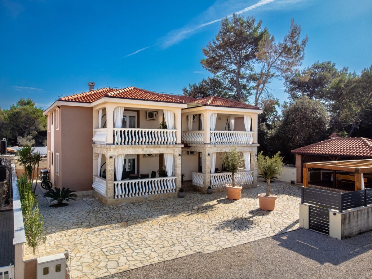 Apartment Two bedroom apartment with terrace Vir A-24090-c - Outdoor photo 4