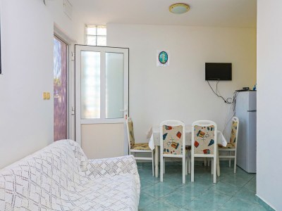 Apartment One bedroom apartment near beach Šparadići, Šibenik A-23939-e - Outdoor photo 12