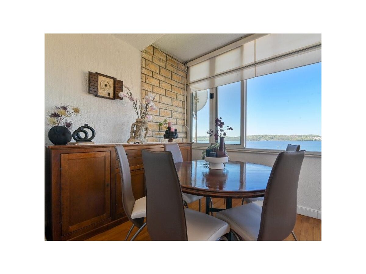 Apartment Two bedroom apartment with balcony and sea view Trogir A-24144-b