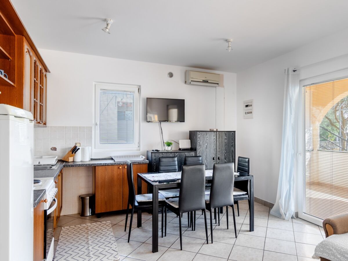 Apartment Three bedroom apartment with terrace Vir A-24173-a