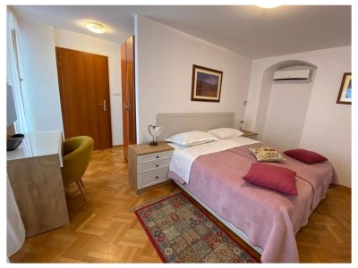 Holiday room with air-conditioning Split S-23996-b in Split - Holiday room