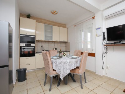 Apartment Two bedroom apartment with terrace Vinišće, Trogir A-24197-a - Outdoor photo 24