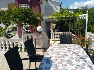 Apartment Two bedroom apartment with terrace and sea view Vinišće, Trogir A-10241-b - Outdoor photo 9