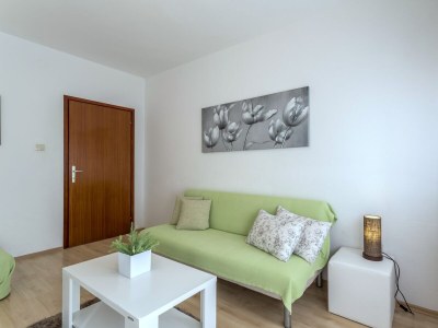 Apartment Three bedroom apartment with terrace Kaštel Štafilić, Kaštela A-20662-a - Outdoor photo 7