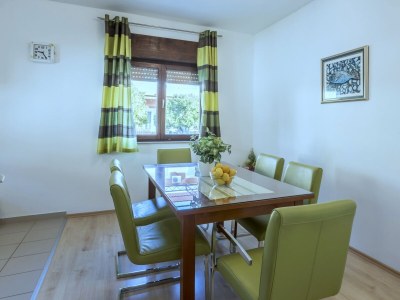 Apartment Three bedroom apartment with terrace Kaštel Štafilić, Kaštela A-20662-a - Outdoor photo 8