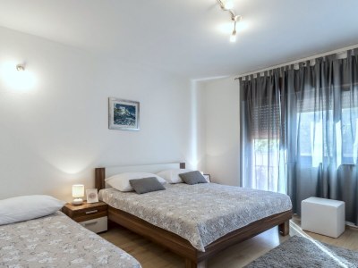 Apartment Three bedroom apartment with terrace Kaštel Štafilić, Kaštela A-20662-a - Outdoor photo 13