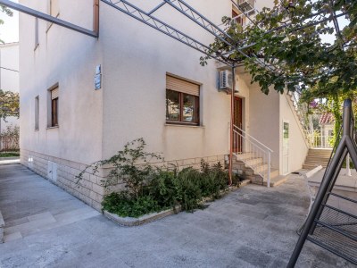 Apartment Three bedroom apartment with terrace Kaštel Štafilić, Kaštela A-20662-a - Outdoor photo 23