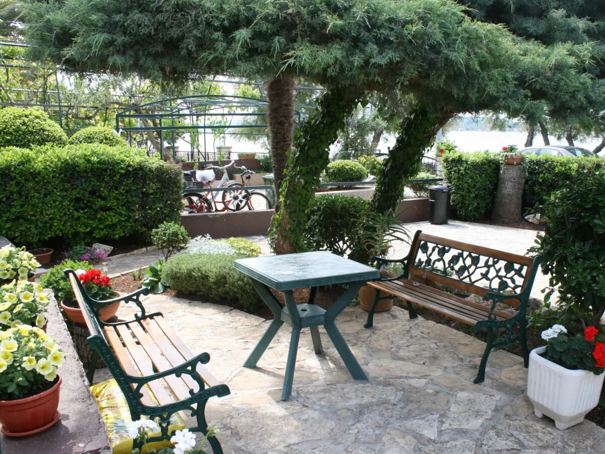 Apartment Two bedroom apartment near beach Vodice A-4198-d