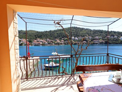 Apartment Three bedroom apartment near beach Brna, Korčula A-4463-a in Smokvica - Apartment