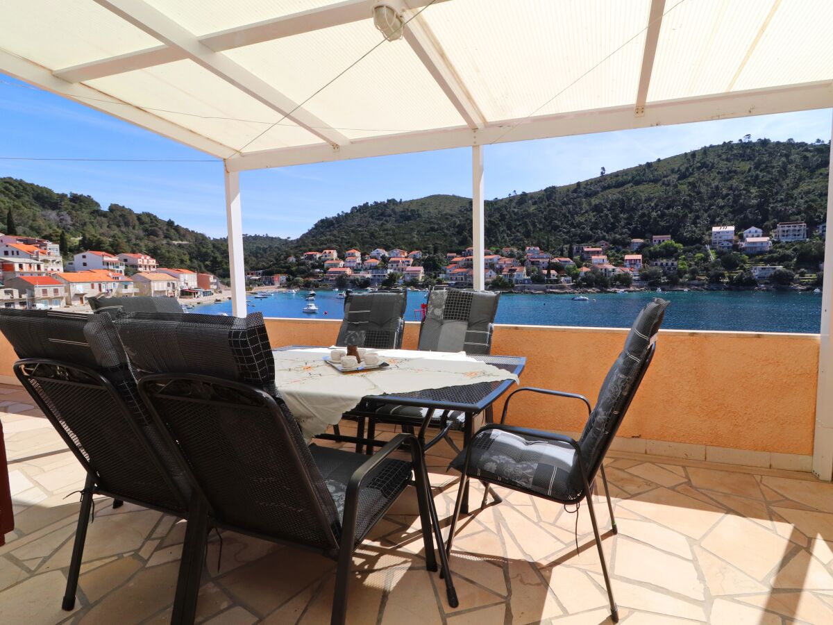 Apartment Three bedroom apartment near beach Brna, Korčula A-4463-b