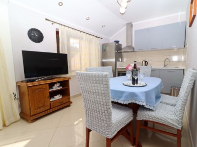 Apartment Three bedroom apartment near beach Brna, Korčula A-4463-b - Outdoor photo 9