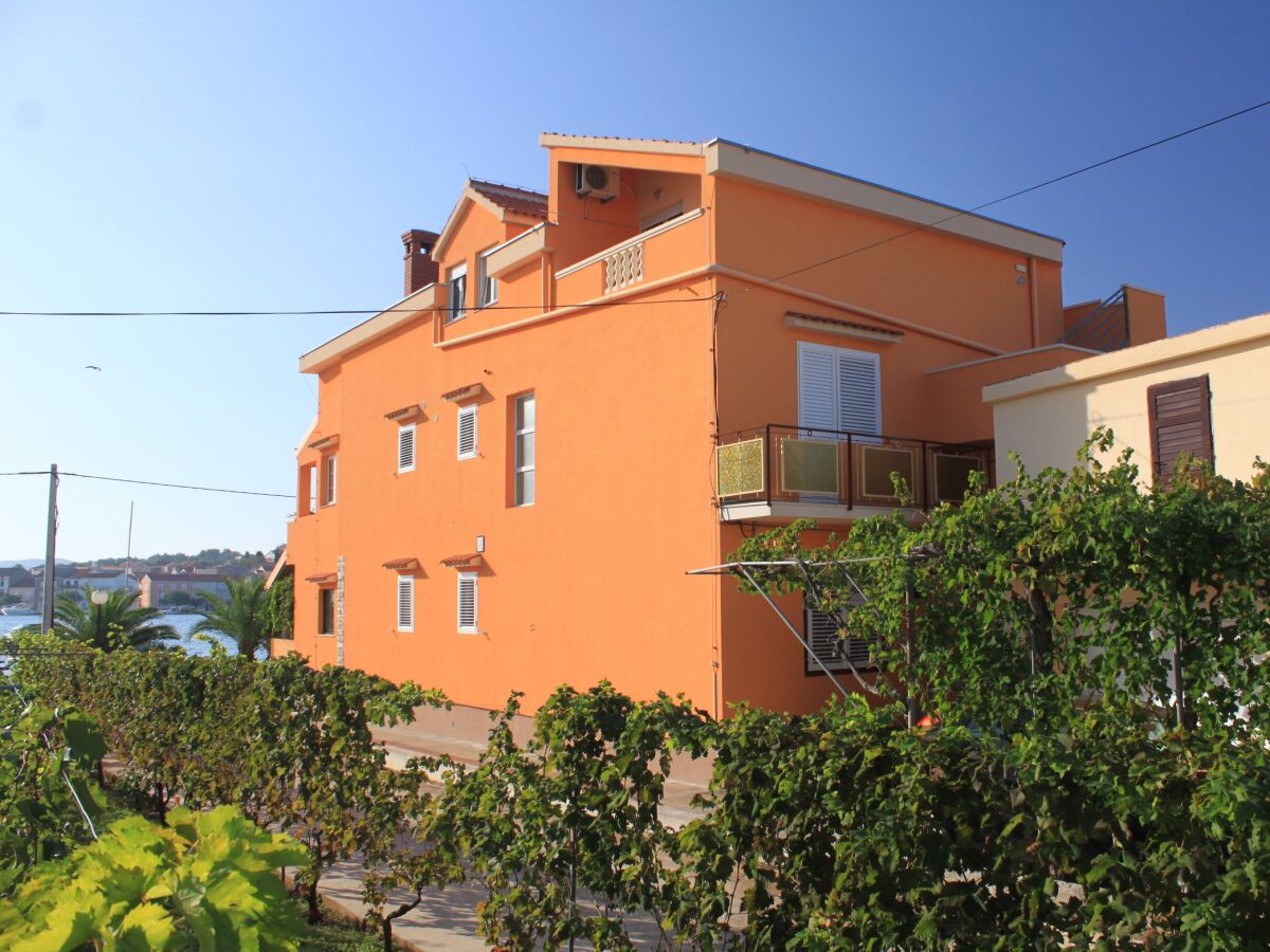 Apartment One bedroom apartment with terrace and sea view Kukljica, Ugljan A-8478-b - Outdoor photo 3