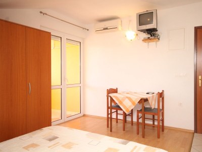 Apartment Studio flat with balcony and sea view Kukljica, Ugljan AS-8478-a - Outdoor photo 13