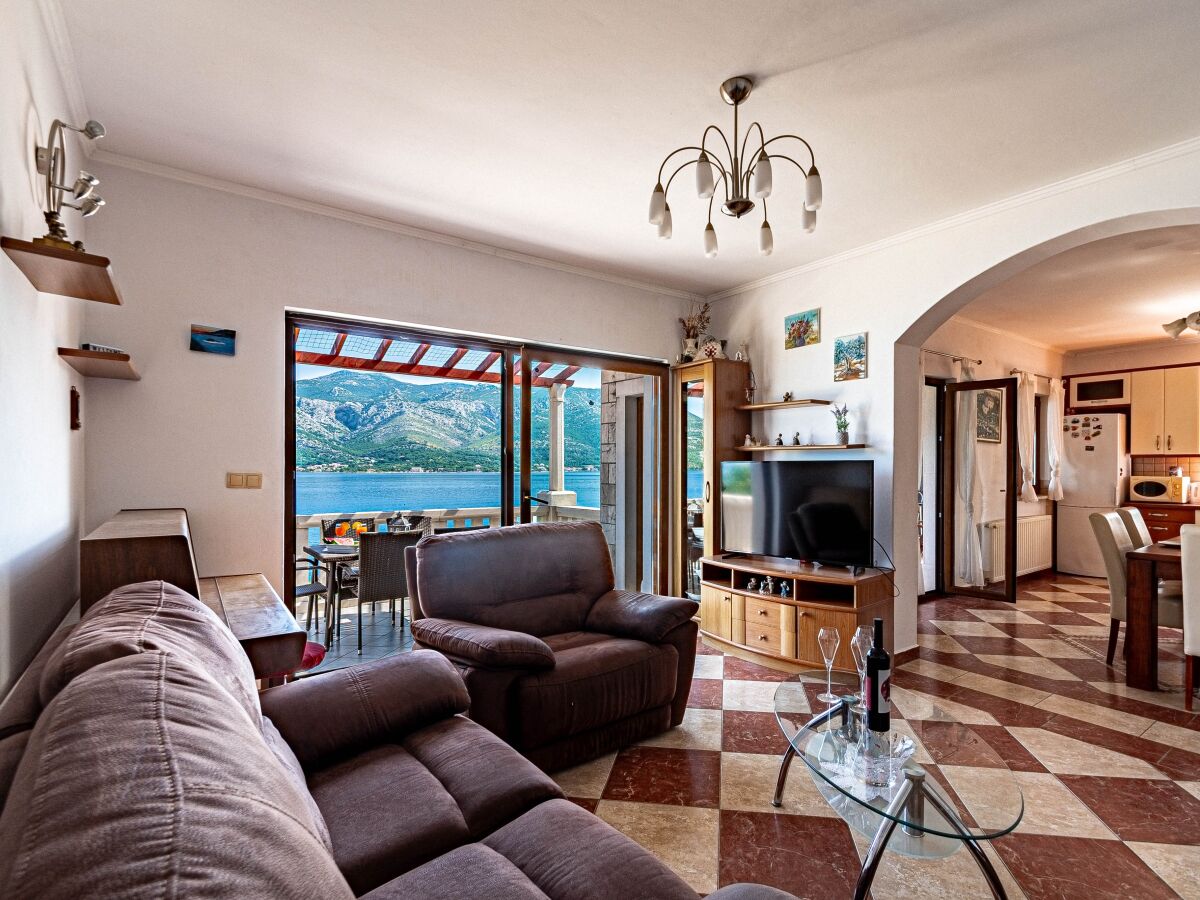 Apartment Three bedroom apartment near beach Tri Žala, Korčula A-4432-b