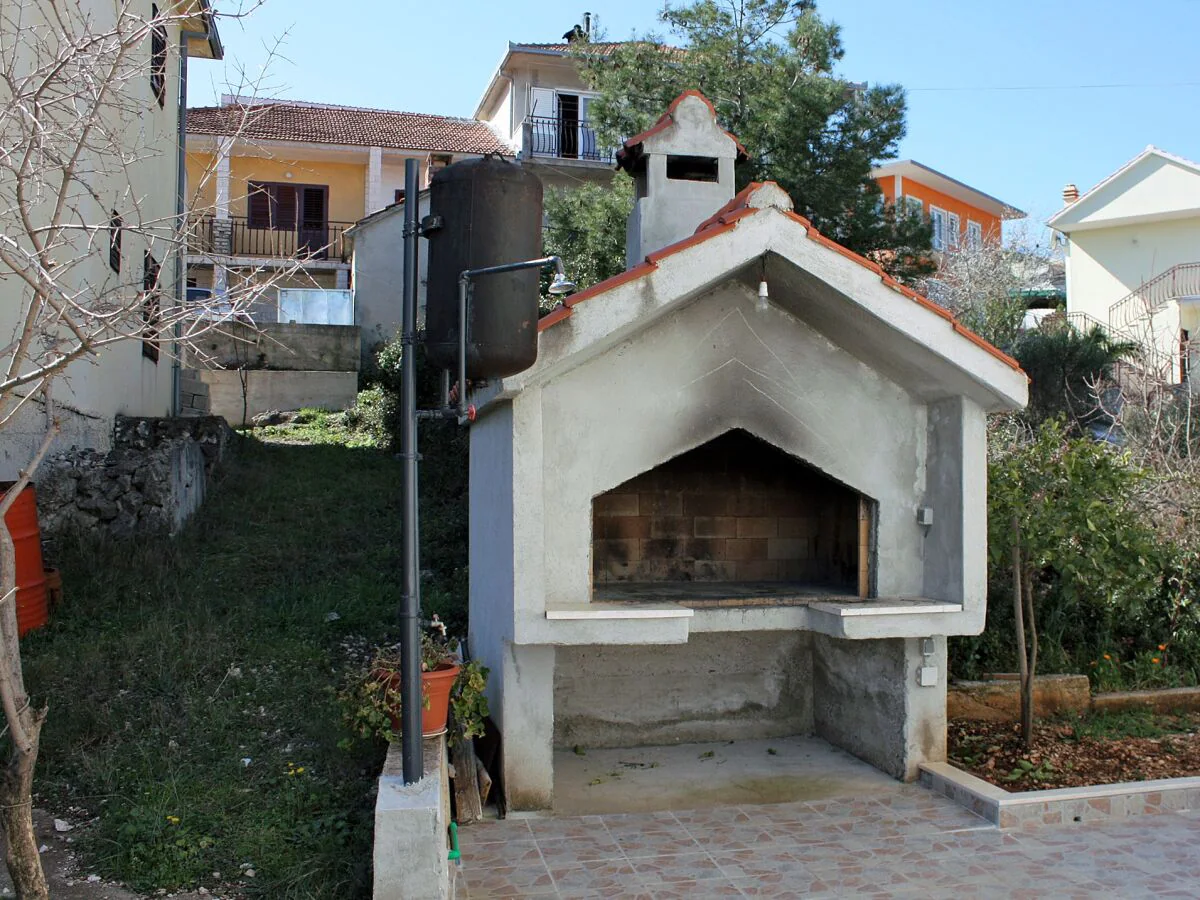 Apartment Three bedroom apartment with terrace and sea view Mastrinka, Čiovo A-4836-a - Outdoor photo 4