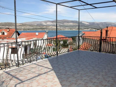 Apartment Three bedroom apartment with terrace and sea view Mastrinka, Čiovo A-4836-a - Outdoor photo 5