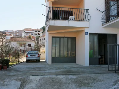 Apartment Three bedroom apartment with terrace and sea view Mastrinka, Čiovo A-4836-a - Outdoor photo 8